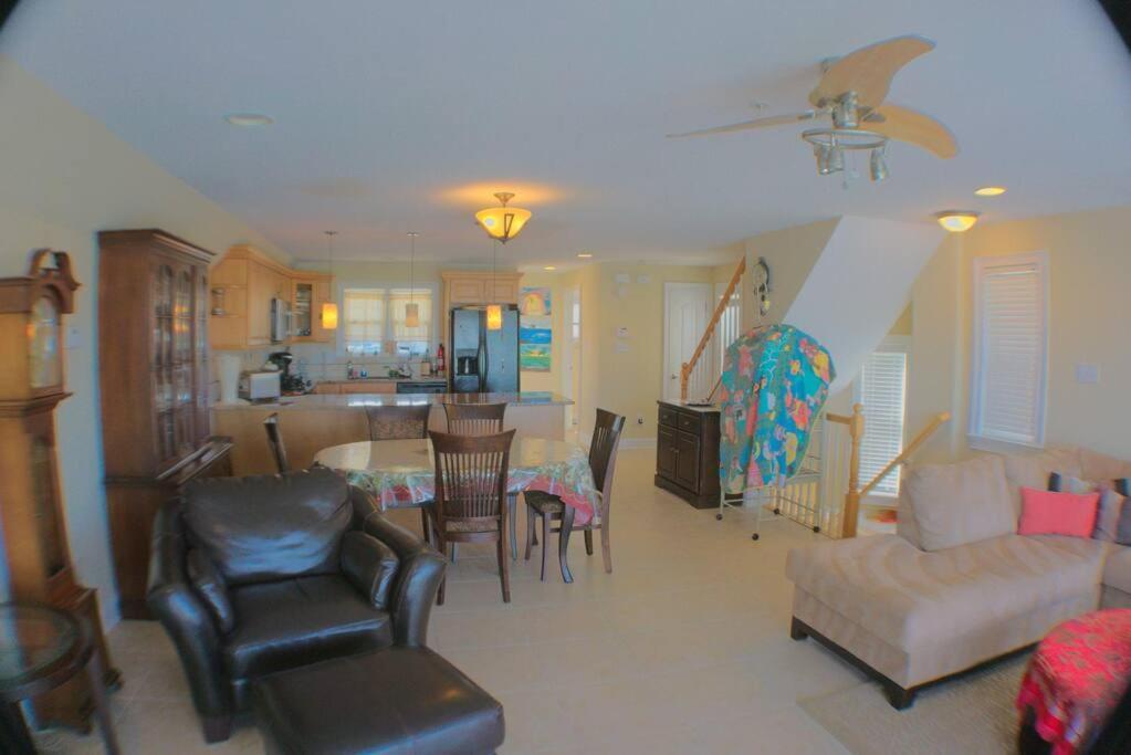 Awesome Water Front Home 4 Bedrooms & 4 Bathrooms! Sleeps 10 Atlantic City Bagian luar foto